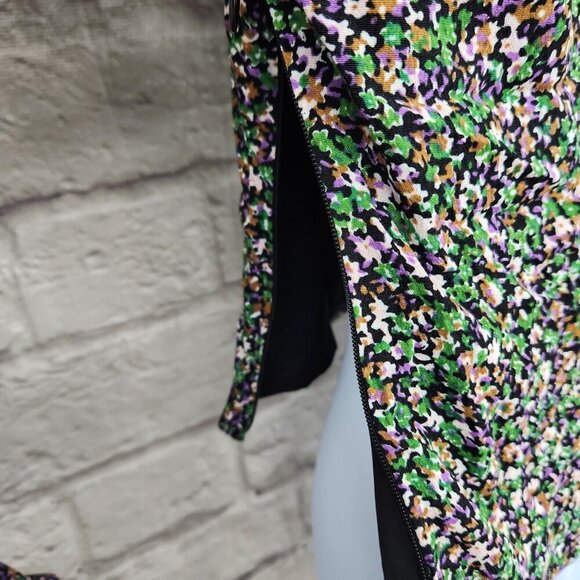 ASTR the Label Long Ruched Sleeve Livie Top in black green Ditsy Size Large NEW - Picture 9 of 16